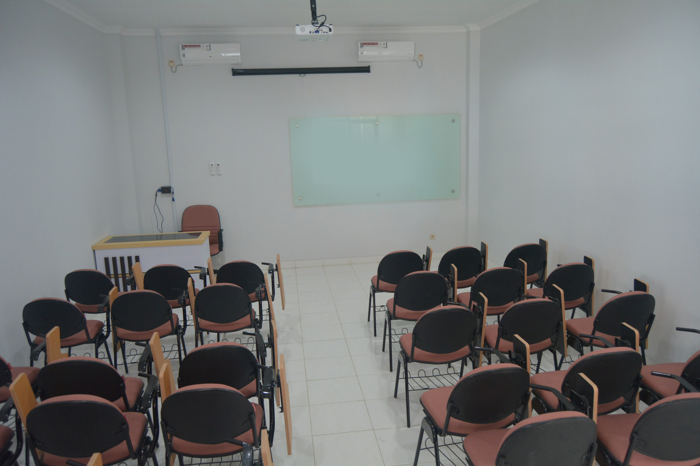Ruang Kelas & Laboratorium